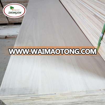 sanded surface Seamless splice white solid wood panel